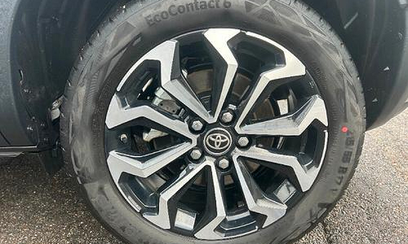 Toyota Yaris Cross Y...