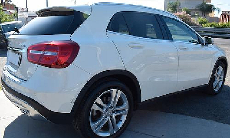 Mercedes-Benz Gla 20...