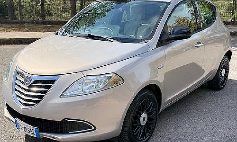 Lancia Ypsilon 1.3 M...