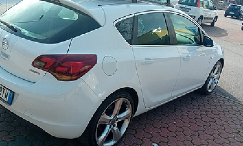 Opel Astra J 1,6 Tur...