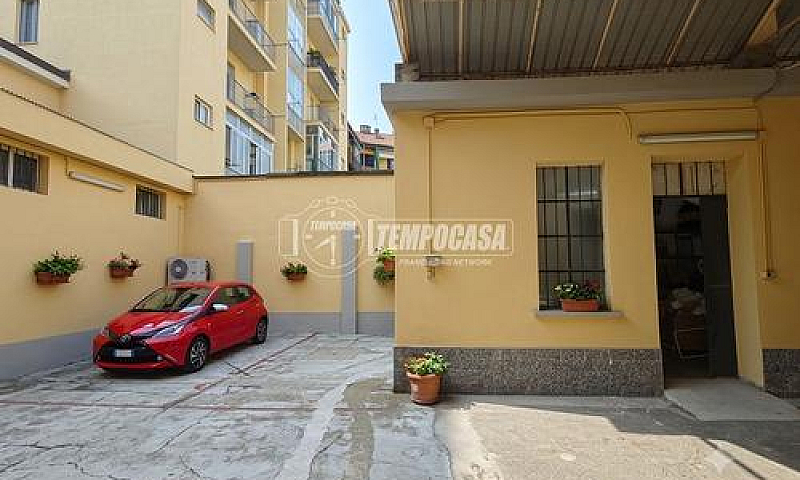 Locali Commerciali I...