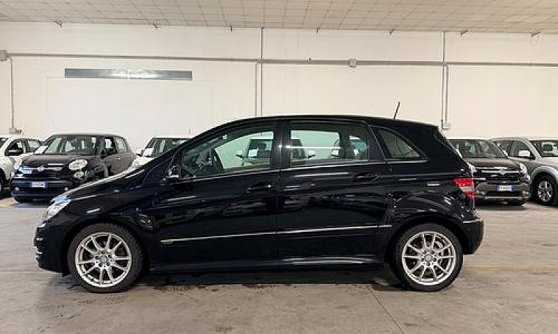 Mercedes-Benz B 200 ...