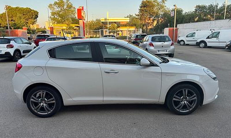 Alfa Romeo Giulietta...