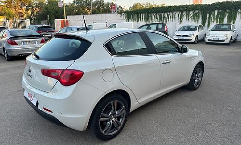 Alfa Romeo Giulietta...