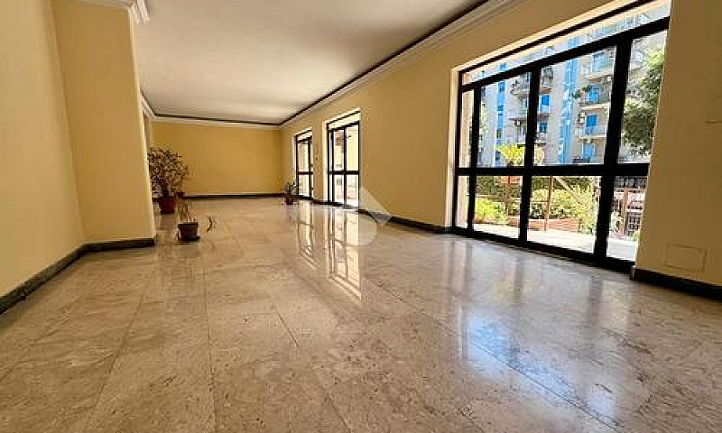 4 Locali A Catania...