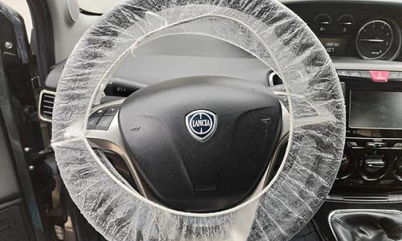 Lancia Ypsilon 1.3 M...