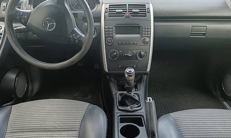 Vendo Mercedes Class...