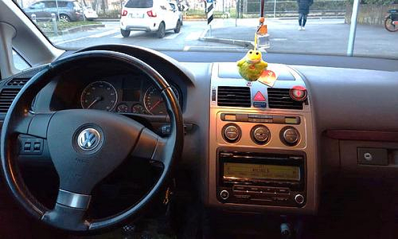 Volkswagen Touran - ...