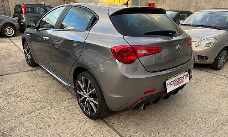 Alfa Romeo Giulietta...