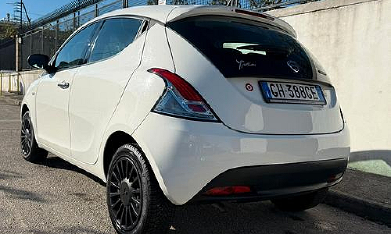 Lancia Ypsilon 1.0 F...