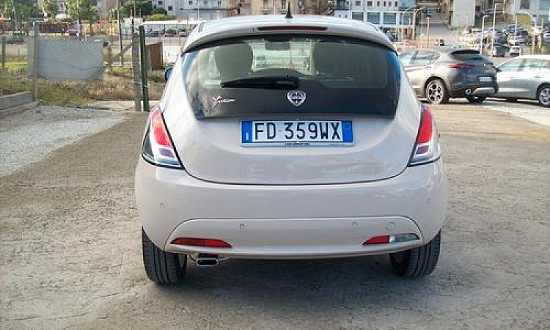 Lancia Ypsilon 1.3 M...