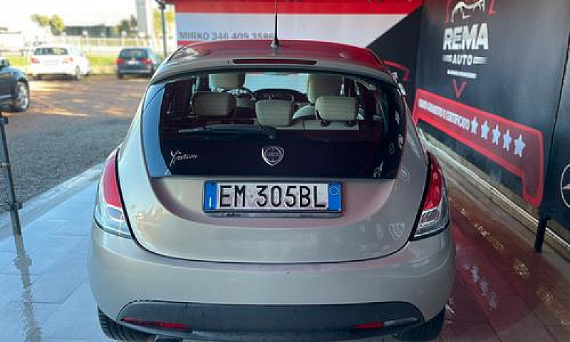 Lancia Ypsilon 1.2 6...