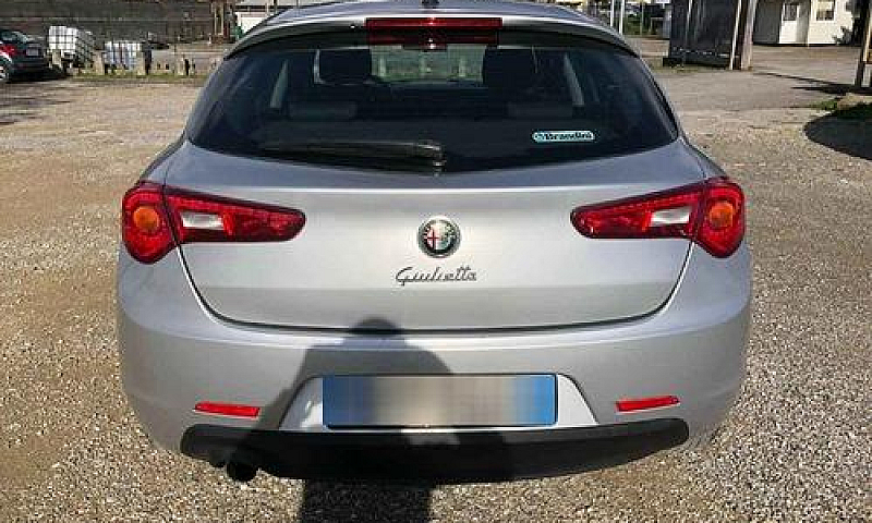 Alfa Romeo Giulietta...