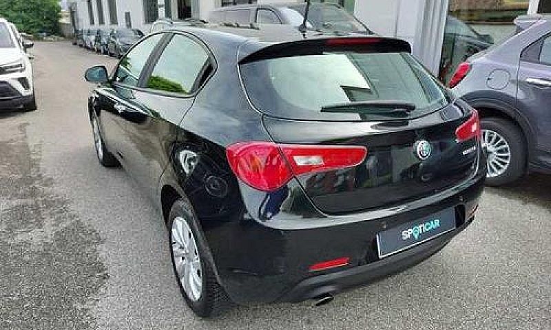 Alfa Romeo Giulietta...