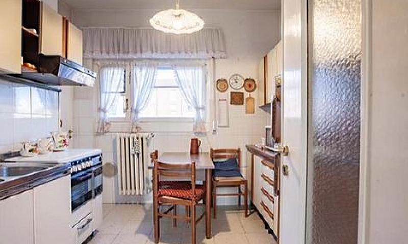Privato Vende 4 Loca...