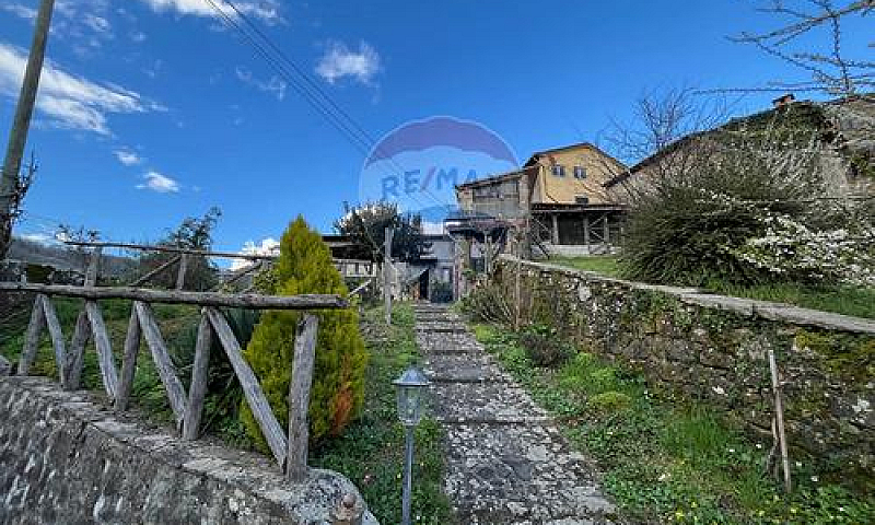 Porzione Di Casa - C...