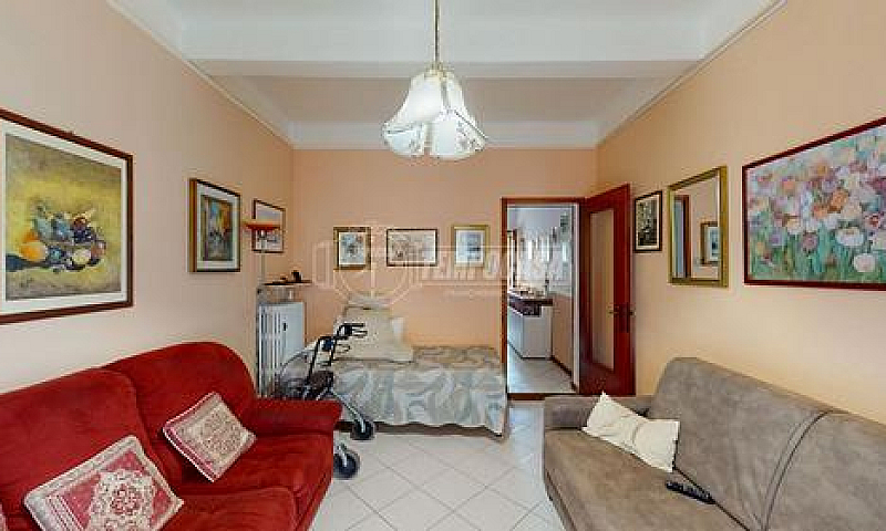 Porzione Di Casa Con...