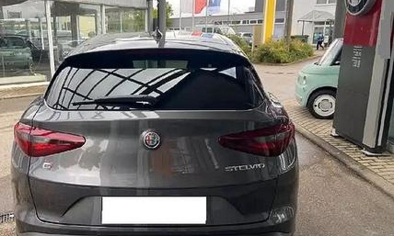 Alfa Romeo Stelvio 2...