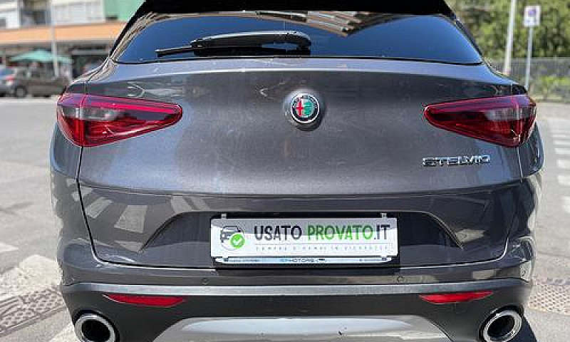 Alfa Romeo Stelvio 2...