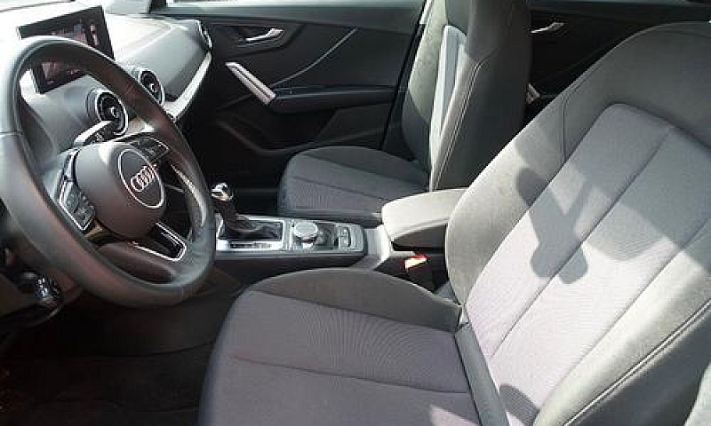 Audi Q2 35 Tfsi S Tr...
