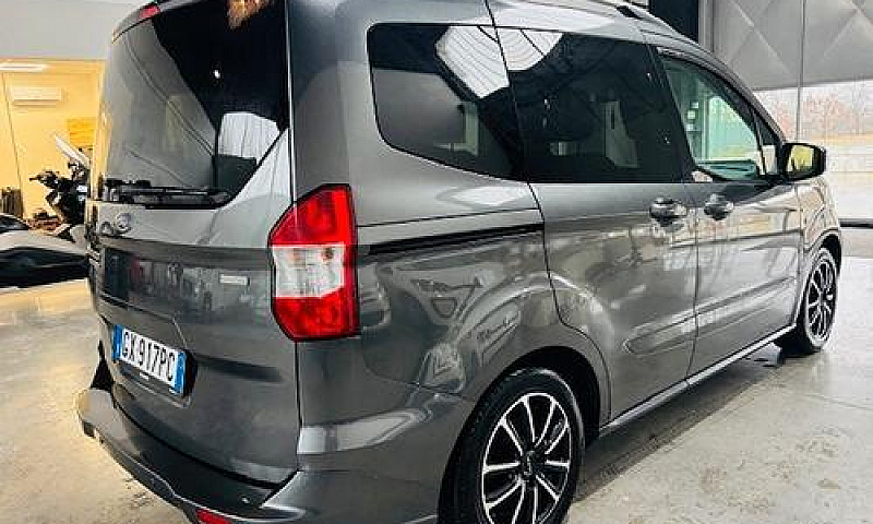 Ford Tourneo Courier...