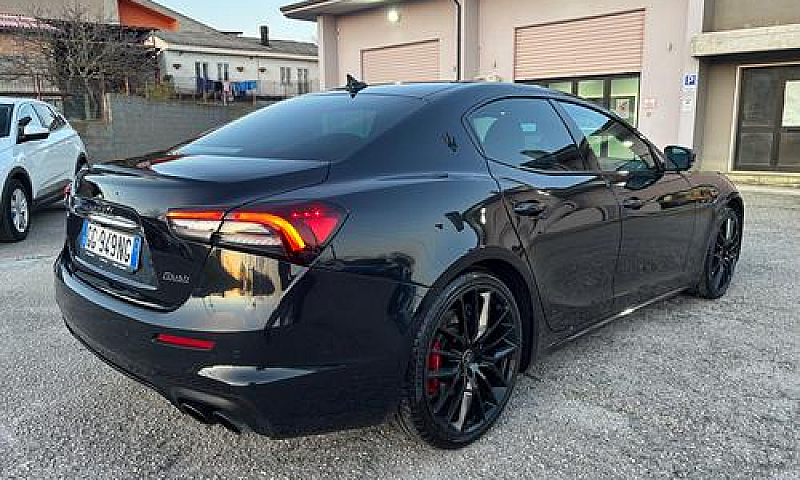 Maserati Ghibli V6 4...