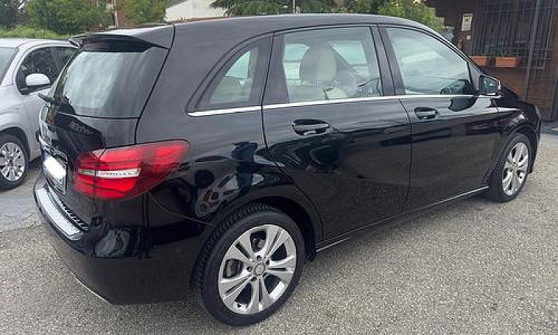 Mercedes-Benz B 200 ...