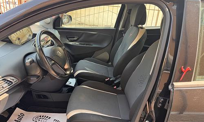 Lancia Ypsilon 0.9 M...