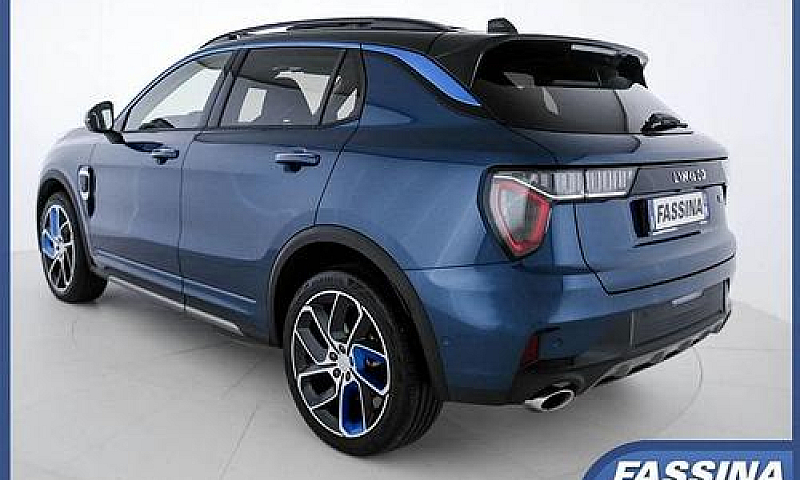 Lynk & Co 01 Phev...