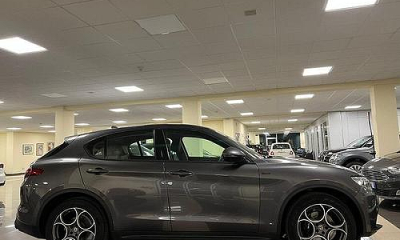 Alfa Romeo Stelvio 2...