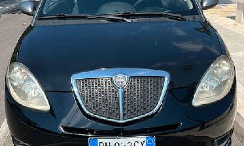 Lancia Ypsilon 1.3 M...