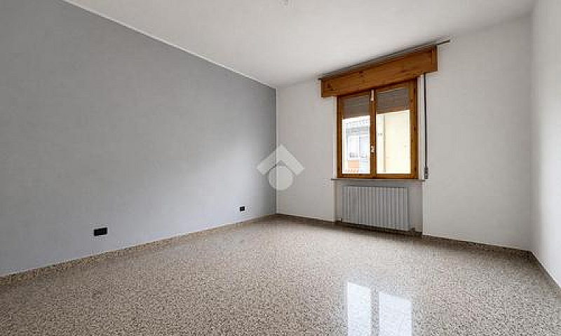 3 Locali A Forlì...