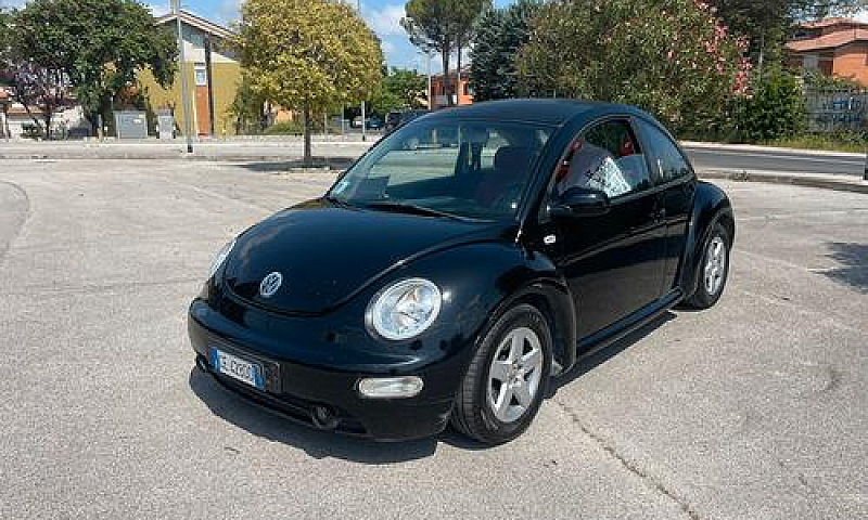 Volkswagen New Beetl...