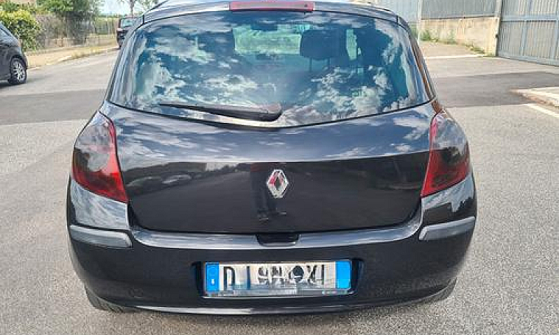 Renault Clio 1.5 Dci...