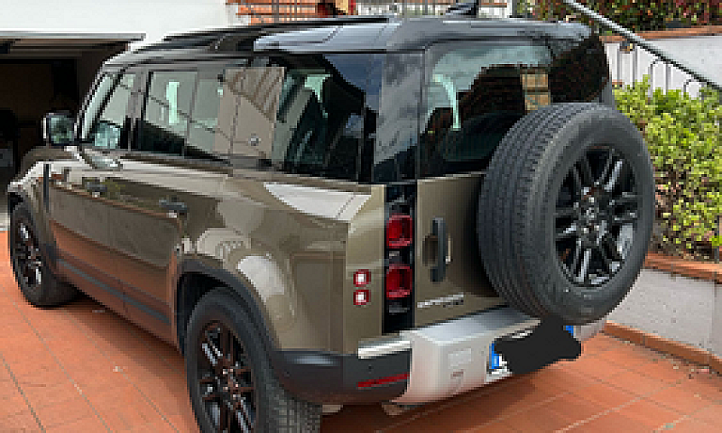 Land Rover Defender ...