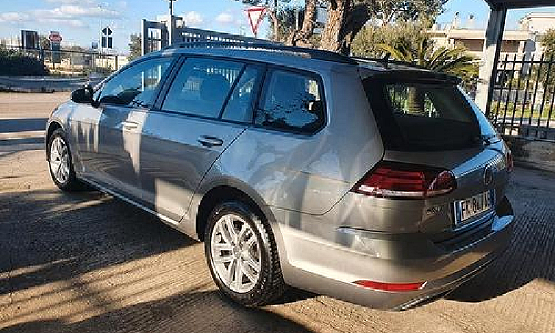Volkswagen Golf Vari...