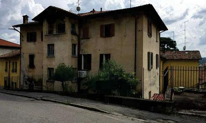 Appartamento A Erba ...