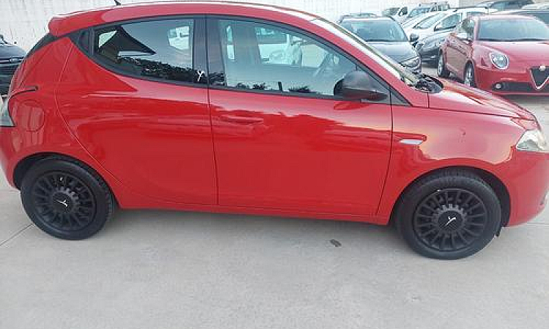 Lancia Ypsilon 1.3 M...