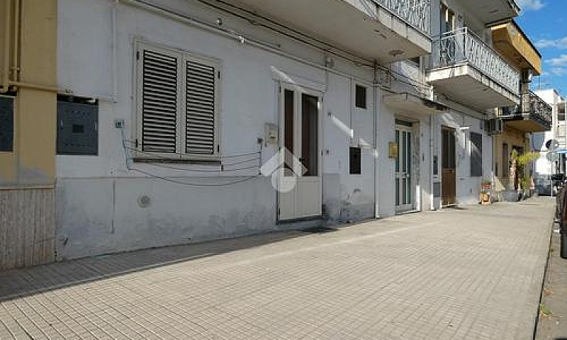 2 Locali A Policoro...