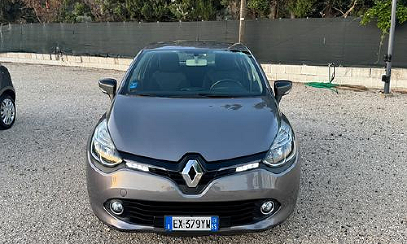 Renault Clio 1.2 75C...