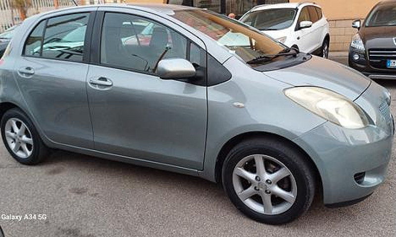 Toyota Yaris 1.0 5 P...
