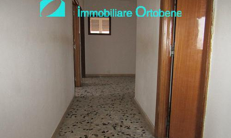 Appartamento Con Gar...