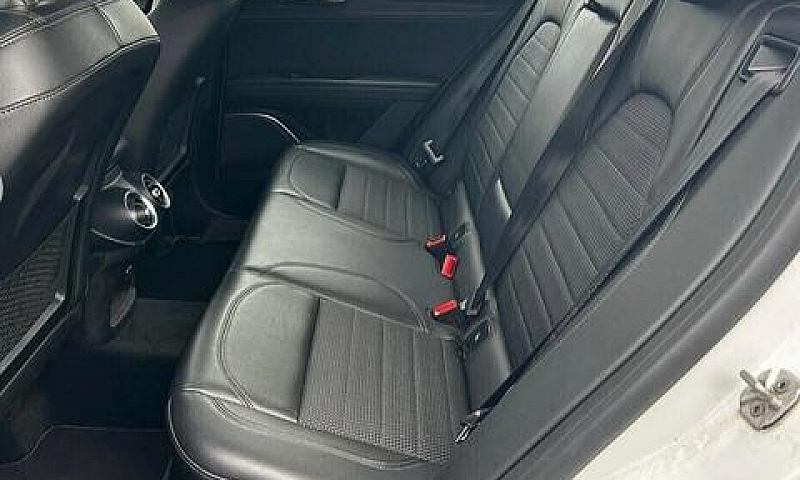Alfa Stelvio 2.2 210...
