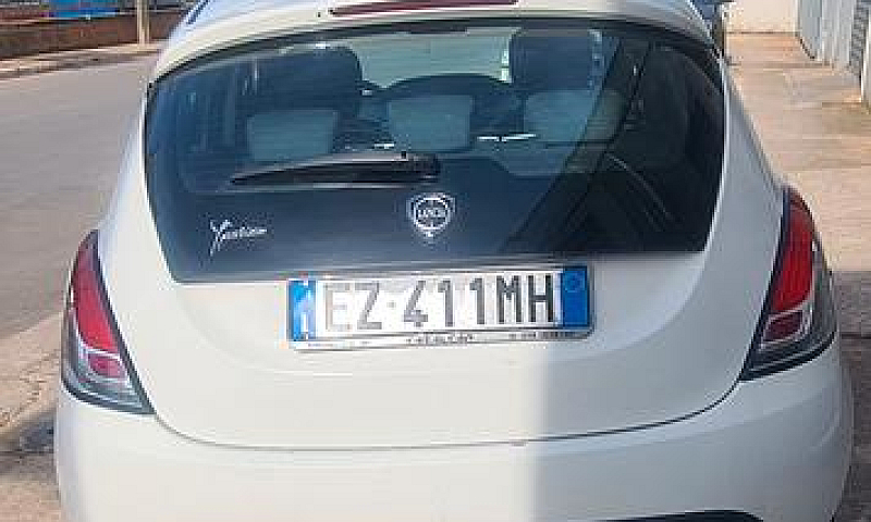 Lancia Ypsilon 1.2 6...