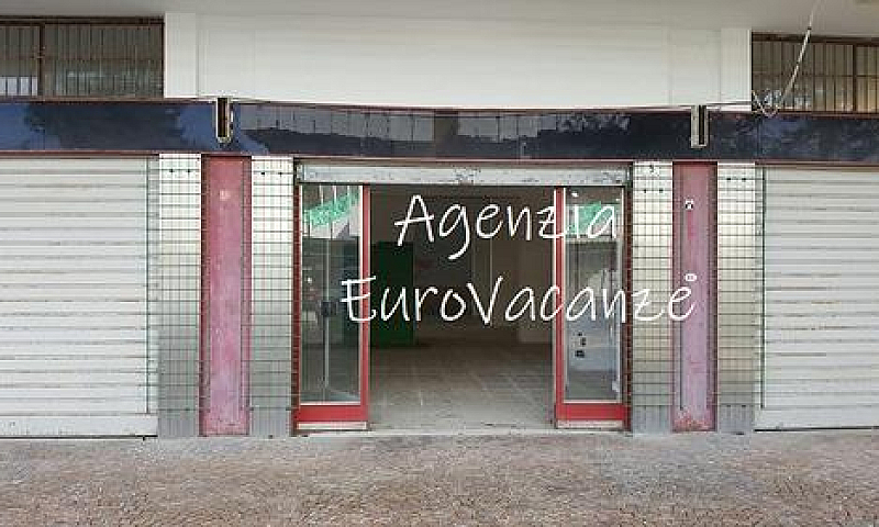 Lignano: Negozio Di ...