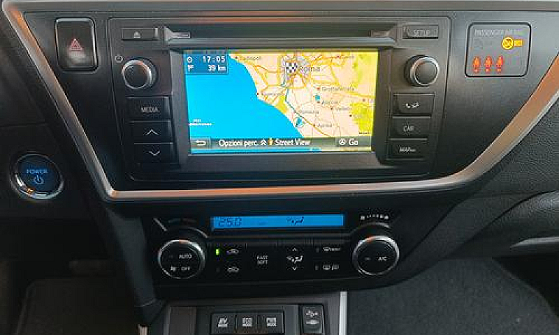 Toyota Auris 1.8 Hyb...