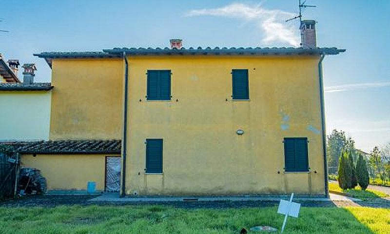 Porzione Di Casa, La...