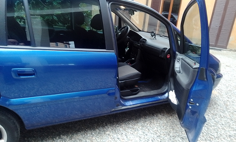Opel Zafira...