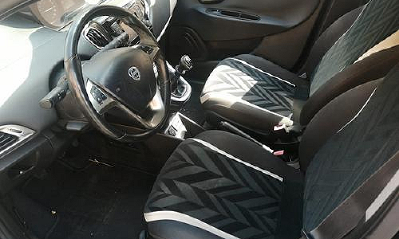 Lancia Y 1.2 Platino...