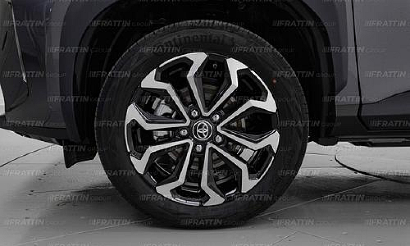 Toyota Yaris Cross 1...